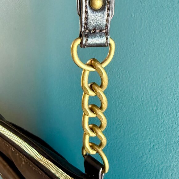 Relic by Fossil Black Crossbody Bag with Gold Chain Strap - Picture 3 of 10